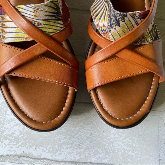 Tuscany by Easy Street Sandals Size 10M - Picture 8 of 11